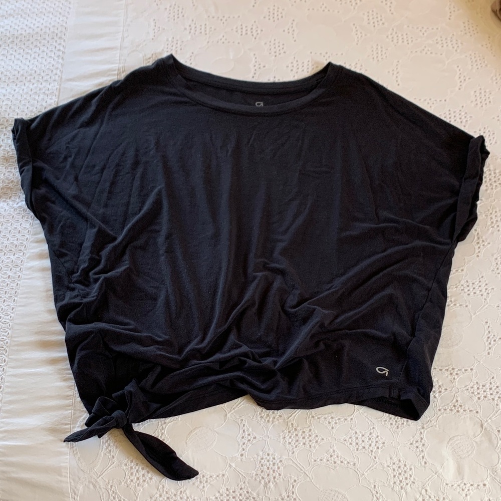 •Women's GapFit Black Knot-Hem Athletic Top•